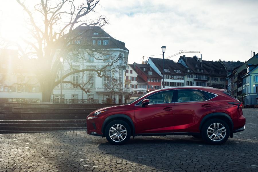  Lexus NX200 2018 года  (CIS) (фото 39 из 43)